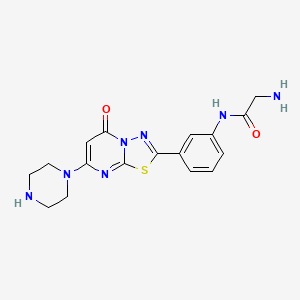molecular formula C17H19N7O2S B10763969 N-{3-[5-Oxo-7-(Piperazin-1-Yl)-5h-[1,3,4]thiadiazolo[3,2-A]pyrimidin-2-Yl]phenyl}glycinamide 
