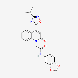 molecular formula C23H20N4O5 B11195788 N-(1,3-benzodioxol-5-yl)-2-{2-oxo-4-[3-(propan-2-yl)-1,2,4-oxadiazol-5-yl]quinolin-1(2H)-yl}acetamide 