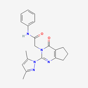 molecular formula C20H21N5O2 B11242499 2-(2-(3,5-dimethyl-1H-pyrazol-1-yl)-4-oxo-4,5,6,7-tetrahydro-3H-cyclopenta[d]pyrimidin-3-yl)-N-phenylacetamide 