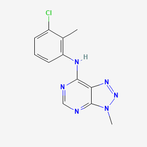 molecular formula C12H11ClN6 B11247719 N-(3-chloro-2-methylphenyl)-3-methyl-3H-[1,2,3]triazolo[4,5-d]pyrimidin-7-amine 