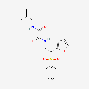 molecular formula C18H22N2O5S B11250335 N'-[2-(benzenesulfonyl)-2-(furan-2-yl)ethyl]-N-(2-methylpropyl)ethanediamide 