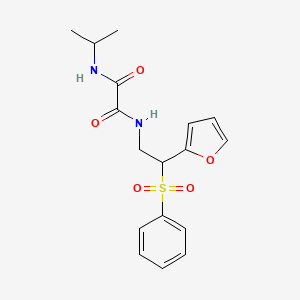 molecular formula C17H20N2O5S B11251547 N'-[2-(benzenesulfonyl)-2-(furan-2-yl)ethyl]-N-(propan-2-yl)ethanediamide 