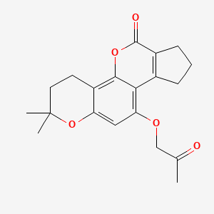 molecular formula C20H22O5 B11293013 2,2-dimethyl-10-(2-oxopropoxy)-3,4,8,9-tetrahydro-2H-cyclopenta[c]pyrano[2,3-h]chromen-6(7H)-one 