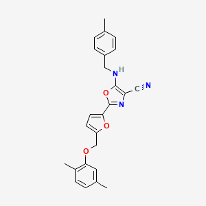 molecular formula C25H23N3O3 B11301643 2-{5-[(2,5-Dimethylphenoxy)methyl]furan-2-yl}-5-[(4-methylbenzyl)amino]-1,3-oxazole-4-carbonitrile 