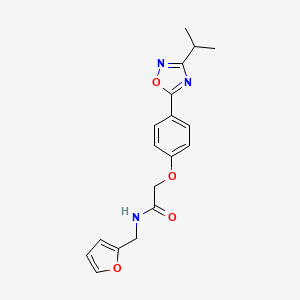 molecular formula C18H19N3O4 B11308165 N-(furan-2-ylmethyl)-2-{4-[3-(propan-2-yl)-1,2,4-oxadiazol-5-yl]phenoxy}acetamide 