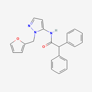 molecular formula C22H19N3O2 B11313173 N-{1-[(furan-2-yl)methyl]-1H-pyrazol-5-yl}-2,2-diphenylacetamide 