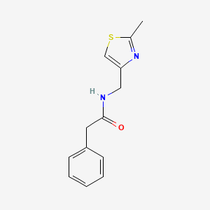 molecular formula C13H14N2OS B11374306 N-[(2-methyl-1,3-thiazol-4-yl)methyl]-2-phenylacetamide 