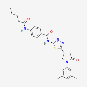 molecular formula C26H29N5O3S B11380754 N-{5-[1-(3,5-dimethylphenyl)-5-oxopyrrolidin-3-yl]-1,3,4-thiadiazol-2-yl}-4-(pentanoylamino)benzamide 
