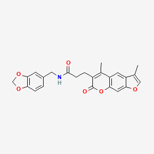 molecular formula C24H21NO6 B11387543 N-(1,3-benzodioxol-5-ylmethyl)-3-(3,5-dimethyl-7-oxo-7H-furo[3,2-g]chromen-6-yl)propanamide 