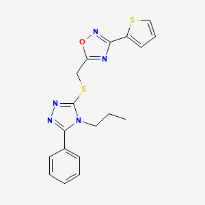 molecular formula C18H17N5OS2 B11402791 5-{[(5-phenyl-4-propyl-4H-1,2,4-triazol-3-yl)sulfanyl]methyl}-3-(thiophen-2-yl)-1,2,4-oxadiazole 