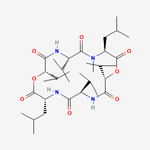 molecular formula C33H58N4O8 B1140419 (3S,6S,9S,12R,15R,18S)-4-Methyl-3,12-bis(2-methylpropyl)-6,9,15,18-tetra(propan-2-yl)-1,10-dioxa-4,7,13,16-tetrazacyclooctadecane-2,5,8,11,14,17-hexone CAS No. 2900-38-1