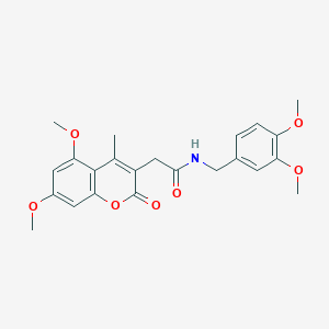 molecular formula C23H25NO7 B11404534 N-(3,4-dimethoxybenzyl)-2-(5,7-dimethoxy-4-methyl-2-oxo-2H-chromen-3-yl)acetamide 