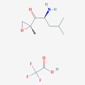 molecular formula C₁₁H₁₈F₃NO₄ B1142197 (S)-2-amino-4-methyl-1-((S)-2-methyloxiran-2-yl)pentan-1-one 2,2,2-trifluoroacetate CAS No. 1528769-14-3