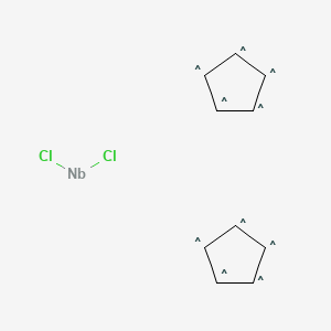 Bis(cyclopentadienyl)niobium(IV) dichloride
