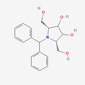 molecular formula C₁₉H₂₃NO₄ B1147069 (2R,5S)-1-benzhydryl-2,5-bis(hydroxymethyl)pyrrolidine-3,4-diol CAS No. 132198-31-3