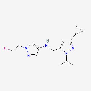 molecular formula C15H22FN5 B11736439 N-{[3-cyclopropyl-1-(propan-2-yl)-1H-pyrazol-5-yl]methyl}-1-(2-fluoroethyl)-1H-pyrazol-4-amine 