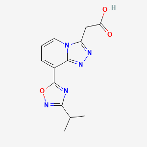 molecular formula C13H13N5O3 B11803915 2-(8-(3-Isopropyl-1,2,4-oxadiazol-5-yl)-[1,2,4]triazolo[4,3-a]pyridin-3-yl)acetic acid 