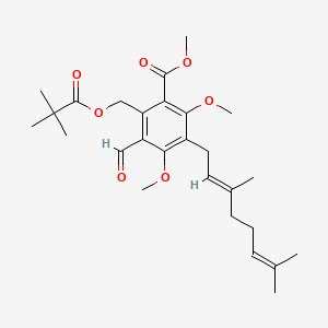 molecular formula C27H38O7 B11826067 methyl (E)-3-(3,7-dimethylocta-2,6-dien-1-yl)-5-formyl-2,4-dimethoxy-6-((pivaloyloxy)methyl)benzoate 