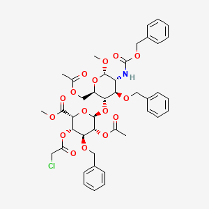 molecular formula C42H48ClNO16 B11829196 methyl (2R,3S,4S,5R,6R)-5-acetoxy-6-(((2R,3S,4R,5R,6S)-2-(acetoxymethyl)-4-(benzyloxy)-5-(((benzyloxy)carbonyl)amino)-6-methoxytetrahydro-2H-pyran-3-yl)oxy)-4-(benzyloxy)-3-(2-chloroacetoxy)tetrahydro-2H-pyran-2-carboxylate 