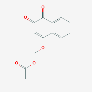 molecular formula C13H10O5 B11866234 ((3,4-Dioxo-3,4-dihydronaphthalen-1-yl)oxy)methyl acetate 