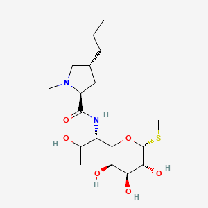 molecular formula C18H34N2O6S B1197918 (2S,4R)-N-[(1S)-2-hydroxy-1-[(3R,4S,5R,6R)-3,4,5-trihydroxy-6-methylsulfanyloxan-2-yl]propyl]-1-methyl-4-propylpyrrolidine-2-carboxamide 