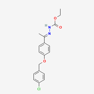 molecular formula C18H19ClN2O3 B11998055 ethyl (2E)-2-(1-{4-[(4-chlorobenzyl)oxy]phenyl}ethylidene)hydrazinecarboxylate 