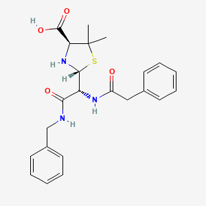 molecular formula C23H27N3O4S B1204080 (2r,4s)-2-[(r)-Benzylcarbamoyl-phenylacetyl-methyl]-5,5-dimethyl-thiazolidine-4-carboxylic acid 