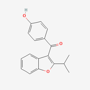 molecular formula C18H16O3 B1207006 (4-Hydroxyphenyl)(2-isopropyl-1-benzofuran-3-yl)methanone CAS No. 10454-62-3