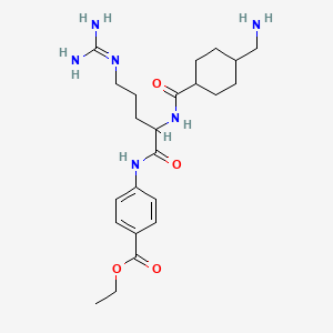 molecular formula C23H36N6O4 B1210886 Ethyl 4-[[2-[[4-(aminomethyl)cyclohexanecarbonyl]amino]-5-(diaminomethylideneamino)pentanoyl]amino]benzoate CAS No. 123847-40-5