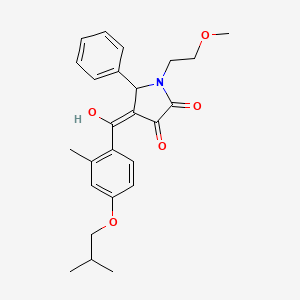 molecular formula C25H29NO5 B12129579 (4E)-4-{hydroxy[2-methyl-4-(2-methylpropoxy)phenyl]methylidene}-1-(2-methoxyethyl)-5-phenylpyrrolidine-2,3-dione 