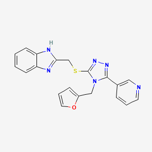 molecular formula C20H16N6OS B12133111 2-({[4-(furan-2-ylmethyl)-5-(pyridin-3-yl)-4H-1,2,4-triazol-3-yl]sulfanyl}methyl)-1H-benzimidazole 