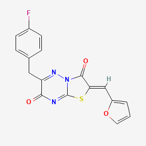 molecular formula C17H10FN3O3S B12135995 (2Z)-6-(4-fluorobenzyl)-2-(furan-2-ylmethylidene)-7H-[1,3]thiazolo[3,2-b][1,2,4]triazine-3,7(2H)-dione 