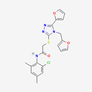 molecular formula C21H19ClN4O3S B12140122 N-(2-chloro-4,6-dimethylphenyl)-2-{[5-(furan-2-yl)-4-(furan-2-ylmethyl)-4H-1,2,4-triazol-3-yl]sulfanyl}acetamide 