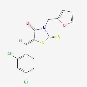 molecular formula C15H9Cl2NO2S2 B12169097 (5Z)-5-(2,4-dichlorobenzylidene)-3-(furan-2-ylmethyl)-2-thioxo-1,3-thiazolidin-4-one 