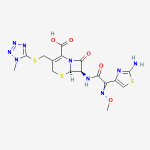 molecular formula C16H17N9O5S3 B1216955 (6R,7R)-7-[[2-(2-amino-1,3-thiazol-4-yl)-2-methoxyiminoacetyl]amino]-3-[(1-methyltetrazol-5-yl)sulfanylmethyl]-8-oxo-5-thia-1-azabicyclo[4.2.0]oct-2-ene-2-carboxylic acid 