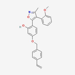 molecular formula C26H23NO4 B12210646 5-[(4-Ethenylbenzyl)oxy]-2-[4-(2-methoxyphenyl)-3-methyl-1,2-oxazol-5-yl]phenol 