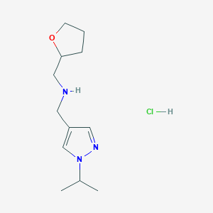 molecular formula C12H22ClN3O B12234932 1-(1-isopropyl-1H-pyrazol-4-yl)-N-(tetrahydrofuran-2-ylmethyl)methanamine 