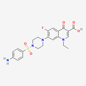 molecular formula C22H23FN4O5S B1224404 7-[4-(4-Aminophenyl)sulfonylpiperazin-1-yl]-1-ethyl-6-fluoro-4-oxoquinoline-3-carboxylic acid 