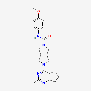 molecular formula C22H27N5O2 B12248179 N-(4-methoxyphenyl)-5-{2-methyl-5H,6H,7H-cyclopenta[d]pyrimidin-4-yl}-octahydropyrrolo[3,4-c]pyrrole-2-carboxamide 