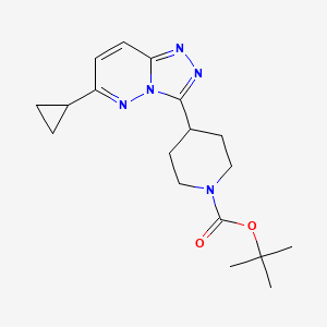 molecular formula C18H25N5O2 B12249835 Tert-butyl 4-{6-cyclopropyl-[1,2,4]triazolo[4,3-b]pyridazin-3-yl}piperidine-1-carboxylate 