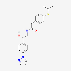 molecular formula C22H25N3O2S B12256179 N-{2-hydroxy-2-[4-(1H-pyrazol-1-yl)phenyl]ethyl}-2-[4-(propan-2-ylsulfanyl)phenyl]acetamide 