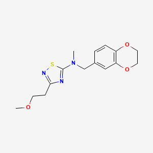 molecular formula C15H19N3O3S B12261423 N-[(2,3-dihydro-1,4-benzodioxin-6-yl)methyl]-3-(2-methoxyethyl)-N-methyl-1,2,4-thiadiazol-5-amine 