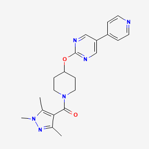 molecular formula C21H24N6O2 B12267680 5-(pyridin-4-yl)-2-{[1-(1,3,5-trimethyl-1H-pyrazole-4-carbonyl)piperidin-4-yl]oxy}pyrimidine 