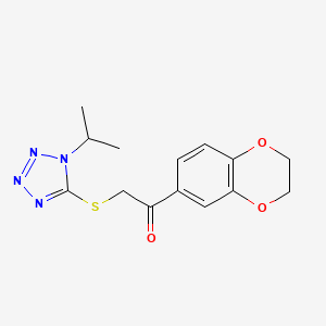 molecular formula C14H16N4O3S B1227602 1-(2,3-Dihydro-1,4-benzodioxin-6-yl)-2-[(1-propan-2-yl-5-tetrazolyl)thio]ethanone 