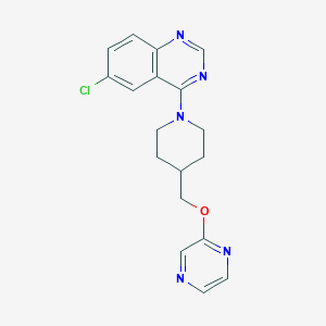 molecular formula C18H18ClN5O B12279232 6-Chloro-4-{4-[(pyrazin-2-yloxy)methyl]piperidin-1-yl}quinazoline 