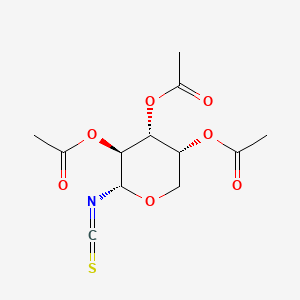 molecular formula C12H15NO7S B1228000 2,3,4-Tri-O-acetylarabinopyranosyl isothiocyanate CAS No. 62414-75-9