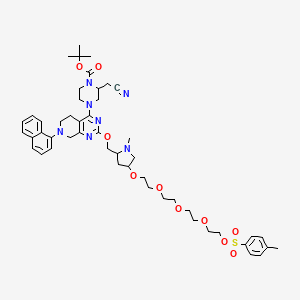 molecular formula C49H65N7O10S B12307981 tert-butyl 2-(cyanomethyl)-4-[2-[[1-methyl-4-[2-[2-[2-[2-(4-methylphenyl)sulfonyloxyethoxy]ethoxy]ethoxy]ethoxy]pyrrolidin-2-yl]methoxy]-7-naphthalen-1-yl-6,8-dihydro-5H-pyrido[3,4-d]pyrimidin-4-yl]piperazine-1-carboxylate 