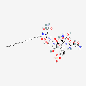 (2R)-3-[(2S)-1-[(2S,3R)-2-[[(2S)-5-amino-2-(hexadecanoylamino)-4-hydroxy-5-oxopentanoyl]amino]-3-hydroxybutanoyl]-4-hydroxypyrrolidine-2-carbonyl]-2-[(2S,3R)-2-amino-3-hydroxybutanoyl]-1-[(2S)-2,5-diamino-3-hydroxy-5-oxopentanoyl]-3-hydroxy-4-methyl-4-(3-sulfooxyphenyl)pyrrolidine-2-carboxylic acid