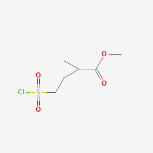 molecular formula C6H9ClO4S B12313664 Methyl 2-[(chlorosulfonyl)methyl]cyclopropane-1-carboxylate 