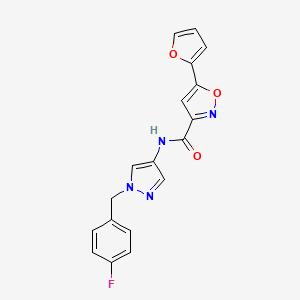 molecular formula C18H13FN4O3 B1234540 N-[1-[(4-fluorophenyl)methyl]-4-pyrazolyl]-5-(2-furanyl)-3-isoxazolecarboxamide 
